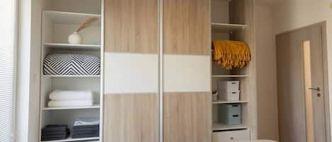1 bedroom, desk, iron/ironing board, free WiFi