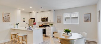 Sanibel Arms A8 | Gorgeous Residence| Steps to Beach | Boat Dock