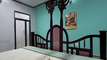 2 bedrooms, iron/ironing board, WiFi (free), bed sheets