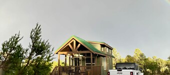 Rocky Rim Cozy Cabin