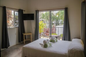 Standard Quadruple Room, 2 Double Beds, Pets Allowed, Pool View | Free WiFi, bed sheets