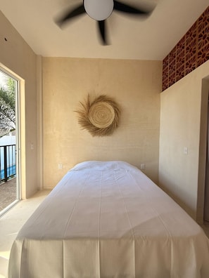 Basic Suite, 1 Queen Bed, Pets Allowed, Poolside | Free WiFi, bed sheets