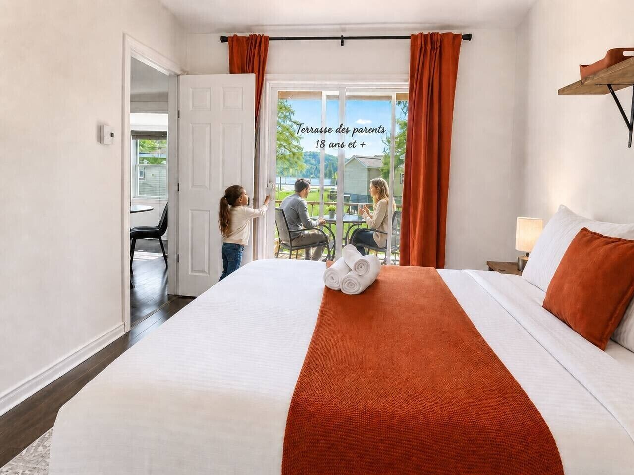 Schreibtisch, Bügeleisen/Bügelbrett, Reisekinderbett, WLAN