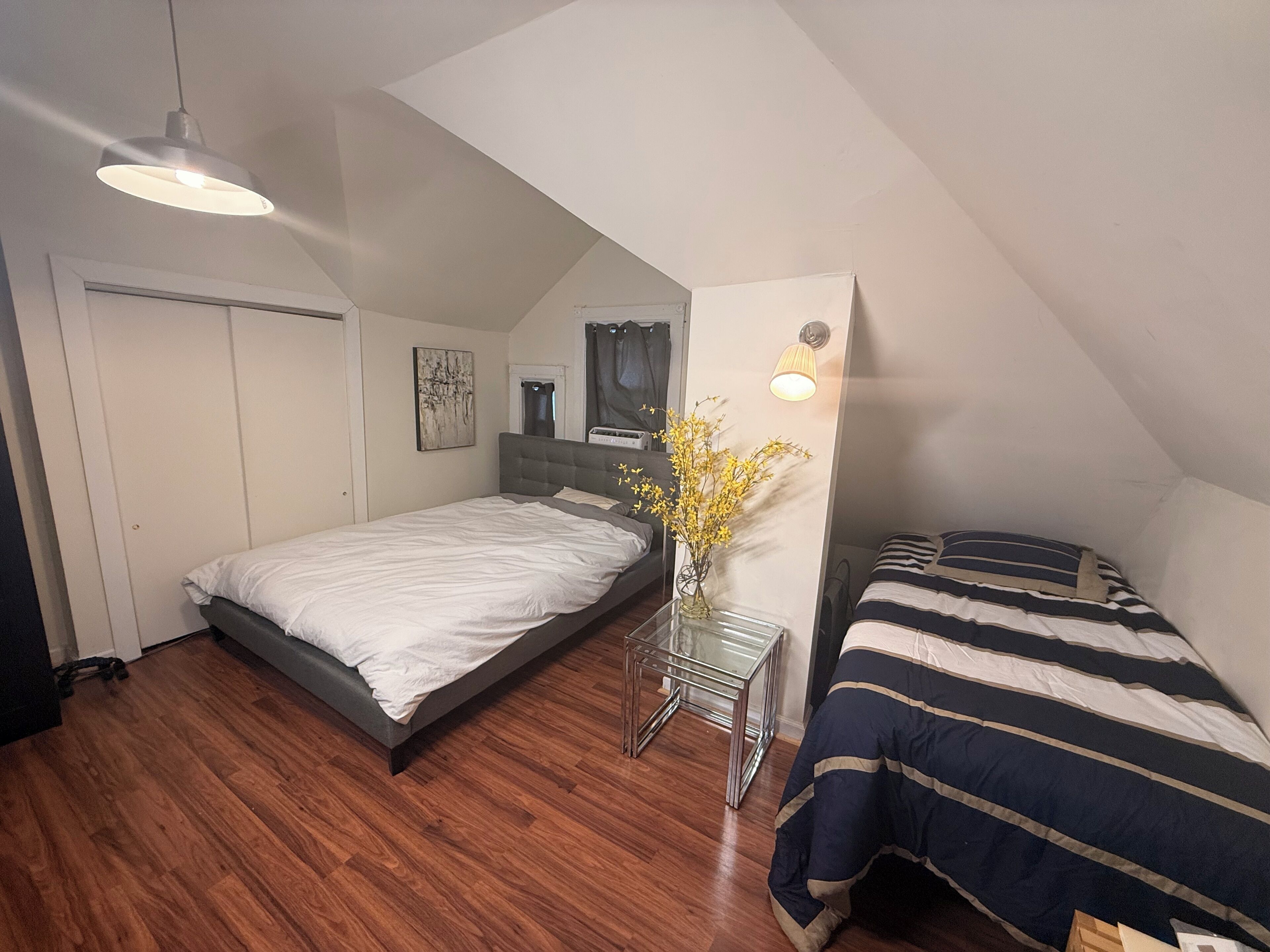 3 slaapkamers, een bureau, een strijkplank/strijkijzer, gratis wifi