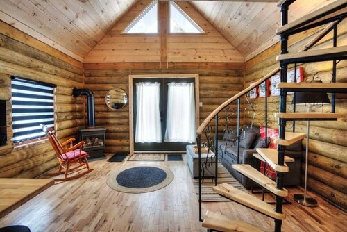 Chalet bois rond avec SPA, piscine et petite plage