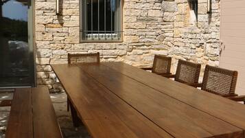 Outdoor dining