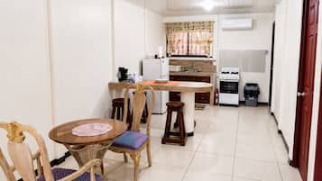 Fridge, stovetop, coffee/tea maker, cookware/dishes/utensils