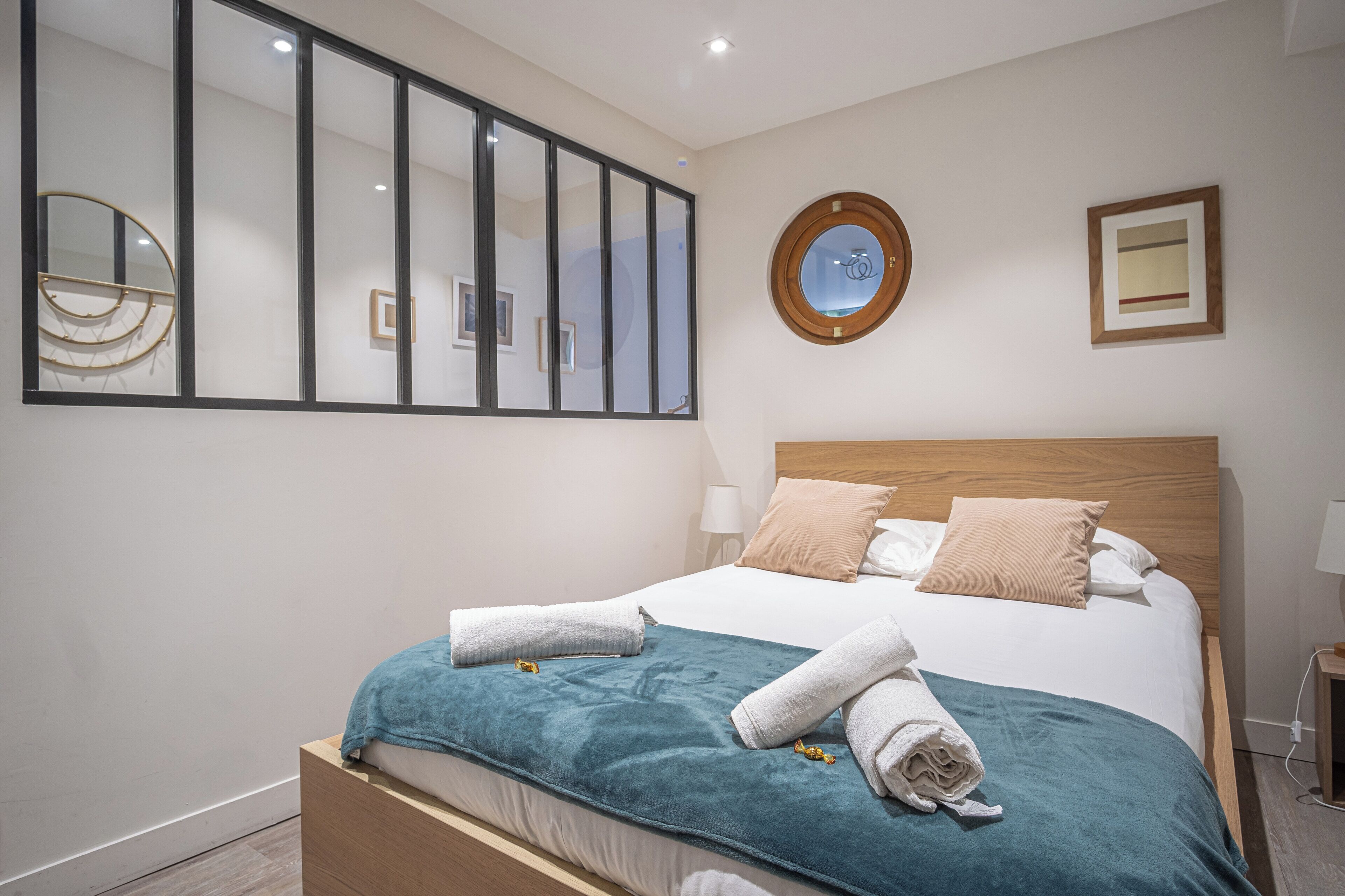Iron/ironing board, internet, bed sheets