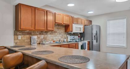 Cozy Bloomington Townhouse Close to IU Campus