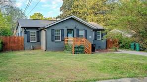 Exterior - Cozy Modern Home near Braves Stadium 3BR & 3BA (Smyrna)