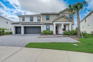 Exterior - 15BR Home Pool Cinema & Game Room (09TI) (Kissimmee)