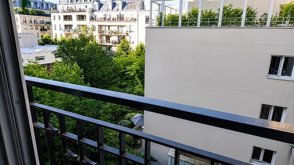 Property grounds - Le Cocon du Professionnel Paris +Parking 1-10 months (Paris)