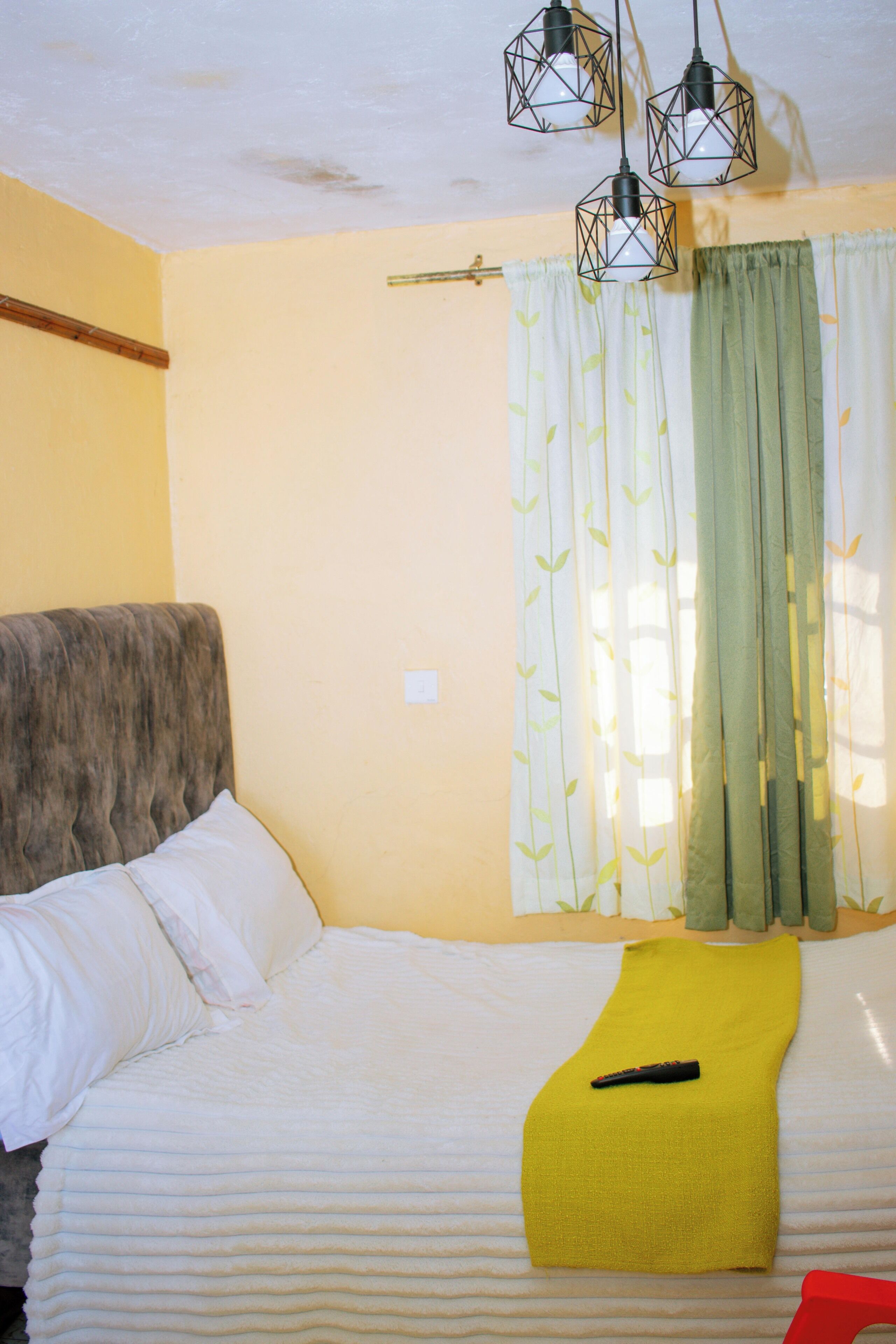 2 bedrooms, iron/ironing board, Internet