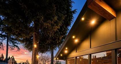 Family-Friendly 3BR Suite with Mount Baker & Bay Views