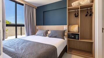 Superior Studio | In-room safe, laptop workspace, iron/ironing board, free WiFi