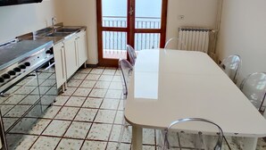 Luokittelematon kuva, 5 kautta 26, painike
