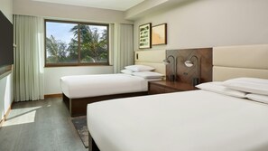 Cuna de viaje, wifi gratis, ropa de cama