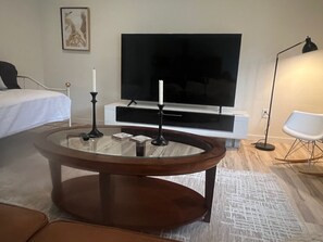 Interior - Modern 1bd  Luxury Escape featuring Gourmet Kitchen and Spa Retreat bathroom tub (SeaTac)