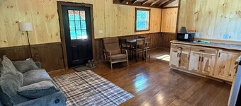 Cozy 1-bedroom cabin in Tyrone, Pa. Close to several of the finest streams in Pa