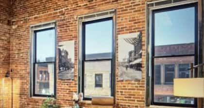 Gorgeous 2-bedroom condo charming Stillwater overlooking St. Croix River