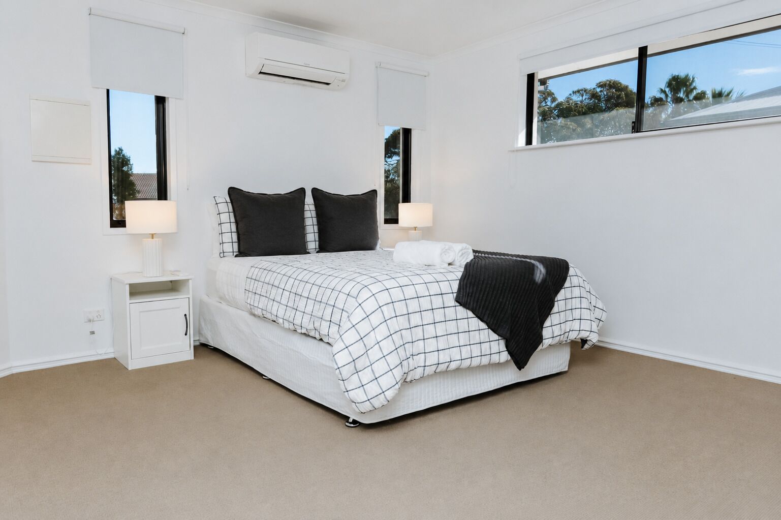 3 bedrooms, iron/ironing board, WiFi, bed sheets