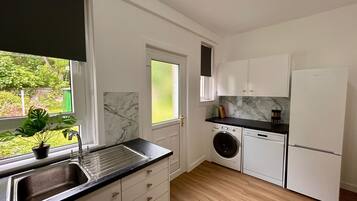 Fridge, microwave, oven, dishwasher