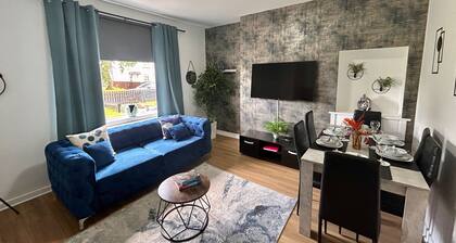 Modern 2 bedroom apartment with parking and wifi.