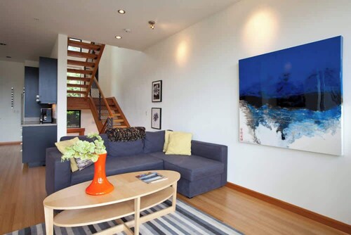 Bridge View Loft 30 Day