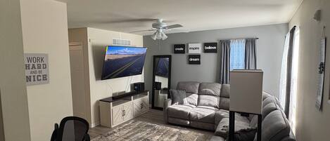 Smart TV, stereo
