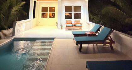 Lovely 3-bedroom building with AC in vibrant Caye Caulker