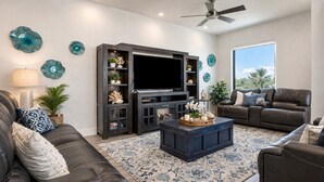 Living area - Beautiful beachfront villa (Hollywood)
