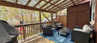 Your Home Away From Home. 3 Bedrooms and an office, walking distance to Gaslight
