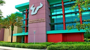 A modern building with a sign reading 'Pam and Les Muma Basketball Center.' - and welcoming.
Carrollwood Paradise
 2BR Apartment Central Tampa Near Everything (Tampa)