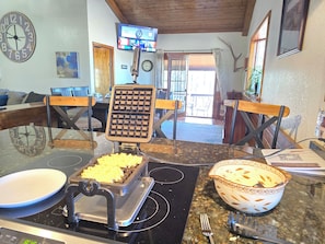 Interior - Munds Park Basecamp Cabin (Sedona)