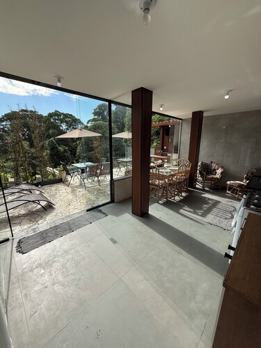 House with infinity pool in Serra de Cantareira