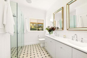 Bathroom - Tranquility at Jaspers (Shoalhaven City Council)