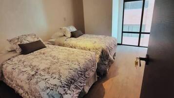 2 bedrooms, iron/ironing board, WiFi, bed sheets