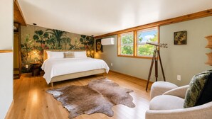 1 Schlafzimmer, Schreibtisch, Bügeleisen/Bügelbrett, Reisekinderbett