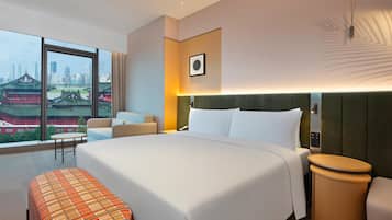 Deluxe Room, 1 King Bed, Bay View | WiFi (free)