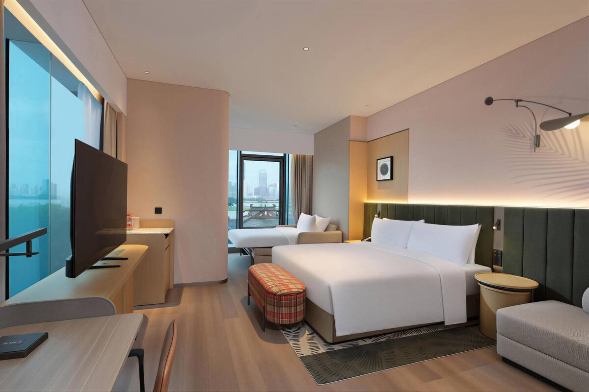 Deluxe Room, 1 King Bed with Sofa bed | Free WiFi