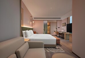 Deluxe Room, 1 King Bed, Bay View | Free WiFi - Hilton Garden Inn Nanchang Tengwang Pavilion (Nanchang)