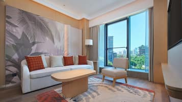 Suite, 1 Bedroom | Living area