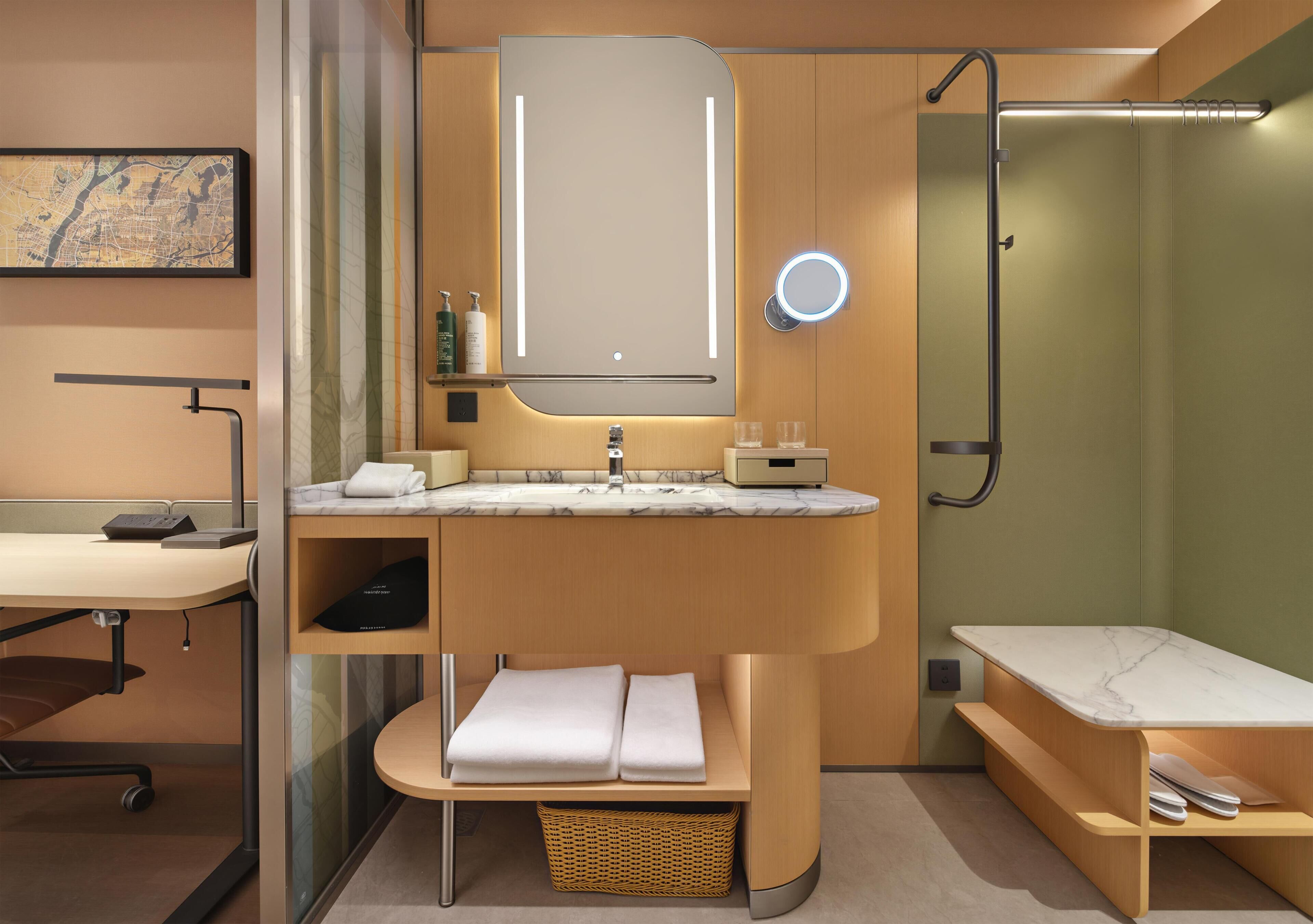 Room, 2 Twin Beds | Bathroom