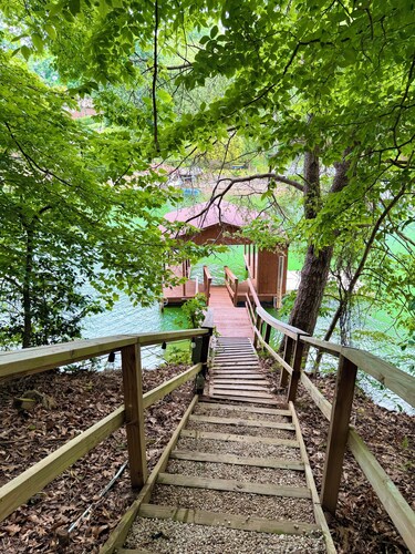 Historic WATERFRONT LOG CABIN located IN THE LAKE NORMAN STATE PARK! Serenity…