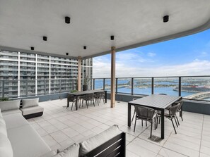 Outdoor dining - 501 First #911 Prime Downtown Living (Miami)