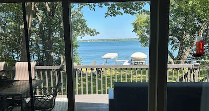4-bedroom Leech Lake Retreat on Quiet Agency Bay