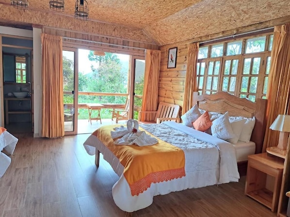 Bungalow dành cho gia đình, ban công, quang cảnh thành phố