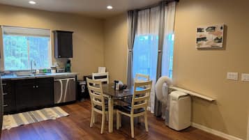 Coffee/tea maker, fridge, microwave, oven