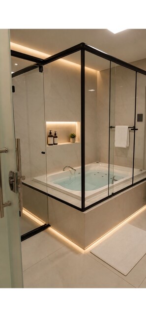 Bathroom - Vrbo Property (Barcarena)