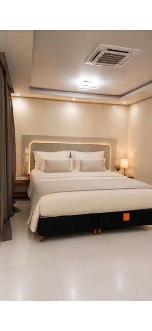 Room - Vrbo Property (Barcarena)